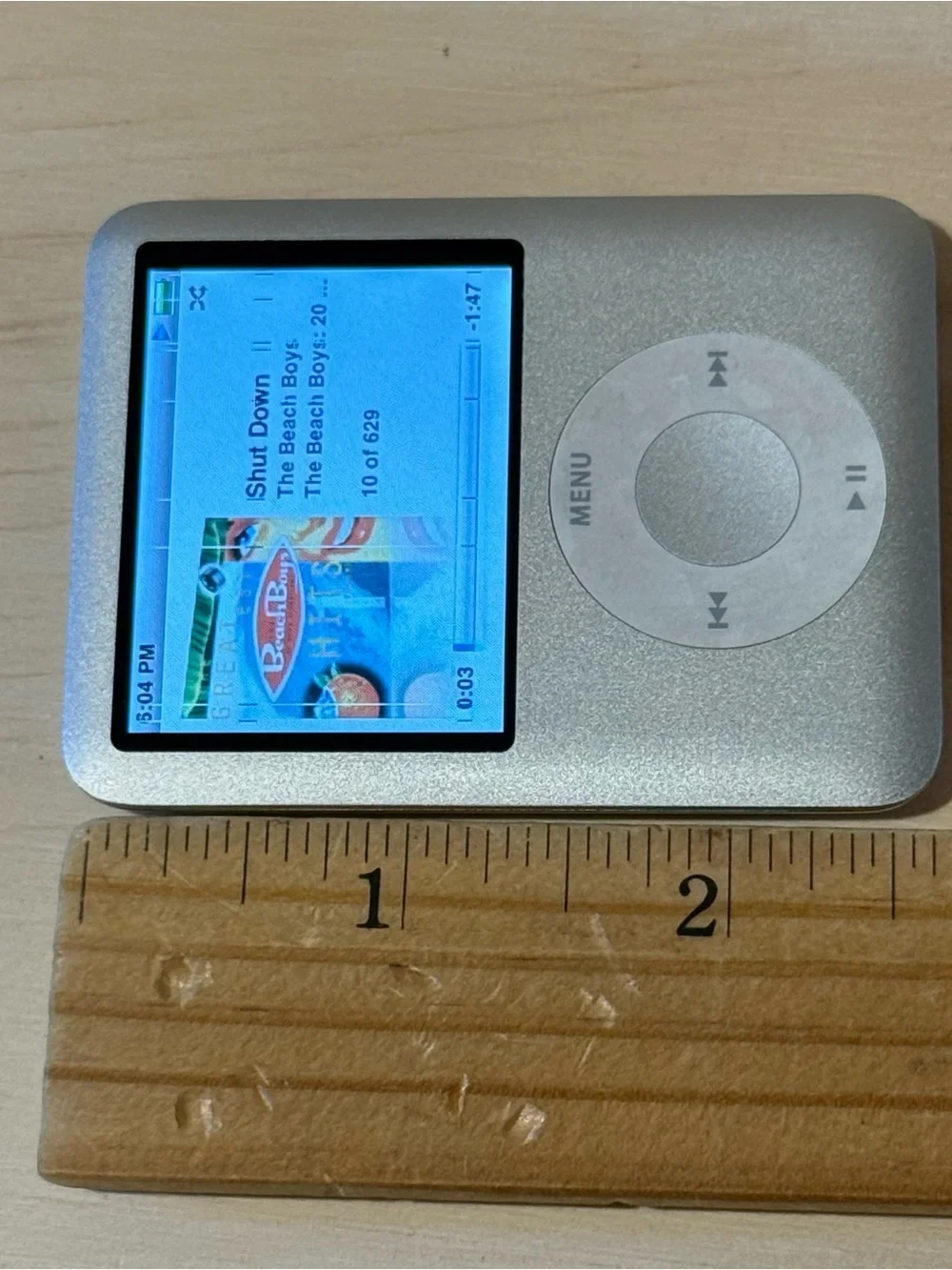 iPod Nano A1236 4GB Silver Tested Battery 8-10Hr w/Charg-629Songs Read Info Blw!